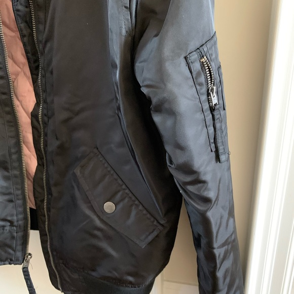 Hollister Pink Quilted Interior Bomber Jacket 🌸 - Picture 4 of 4